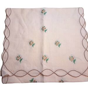 Vintage Table Runner White Scalloped Embroidered Flower Bouquets Gray Green Gold